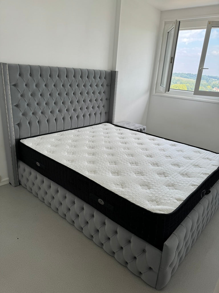 Cadre De Lit CLOUTE GRIS - Velours capitonné